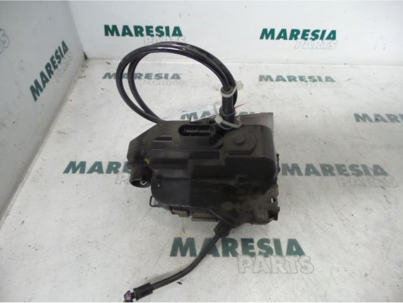 Renault - Megane Scenic - Front door lock mechanism 4-door, right
