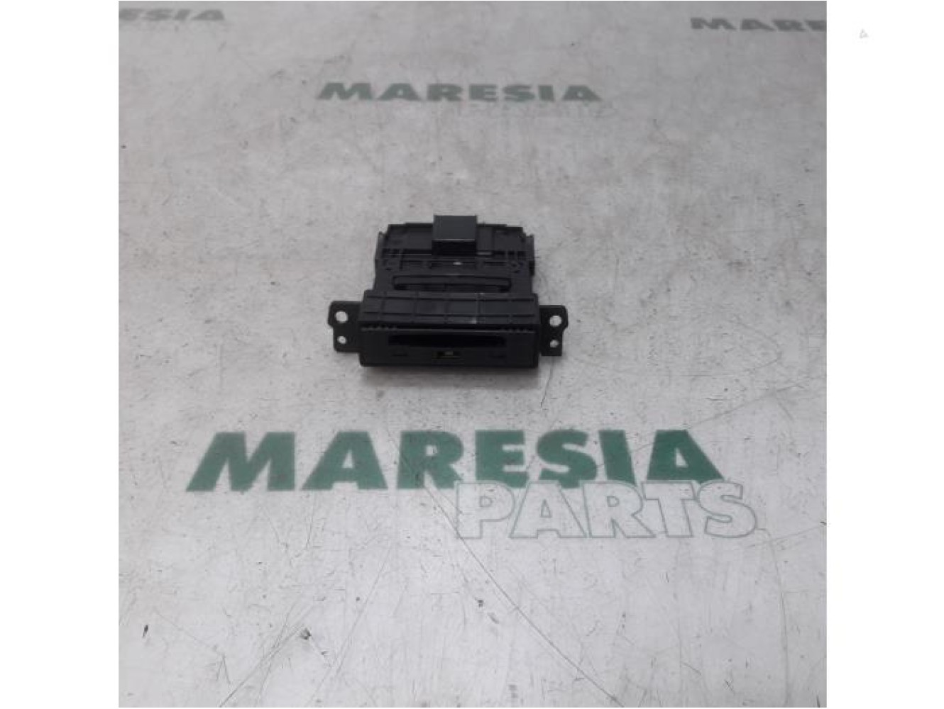 Renault - Koleos - Card reader (lock)