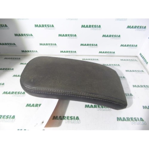 Renault - Megane - Armrest
