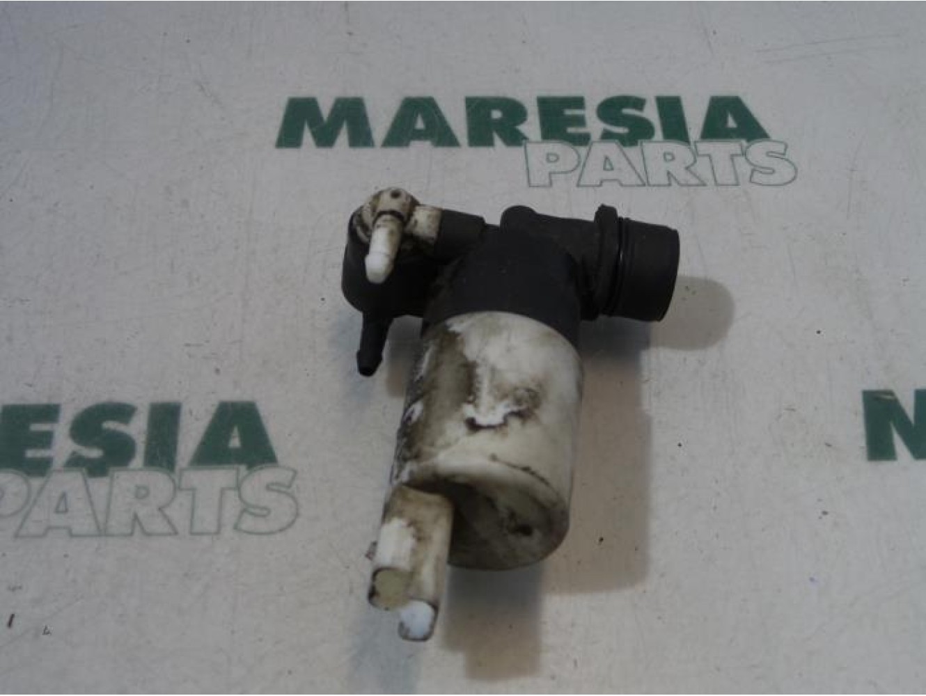 Renault - Megane Scenic - Windscreen washer pump