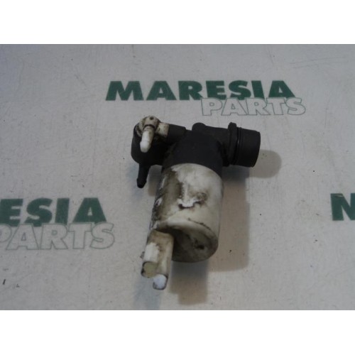 Renault - Megane Scenic - Windscreen washer pump