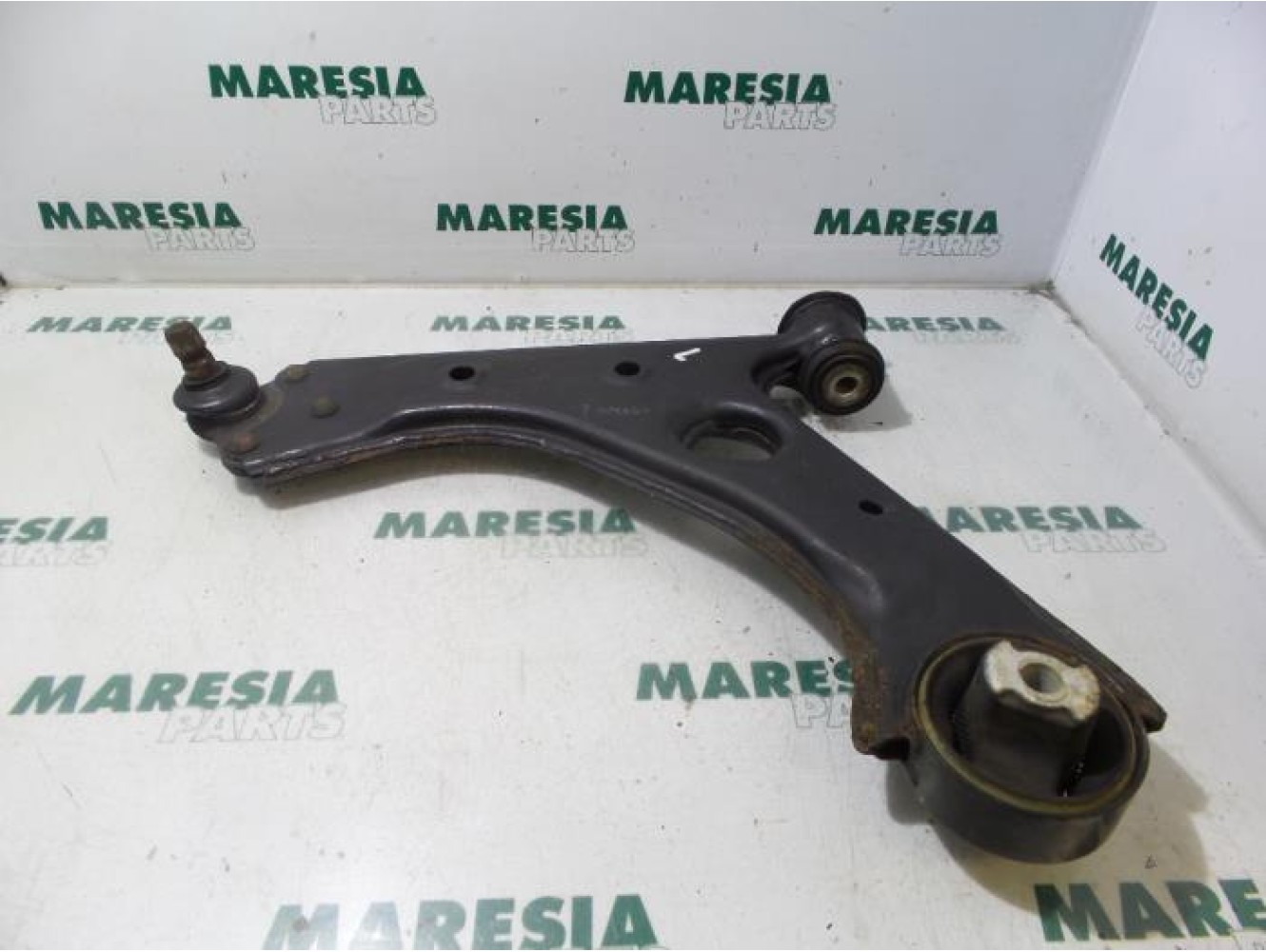 Fiat - Punto - Querlenker unten links vorne