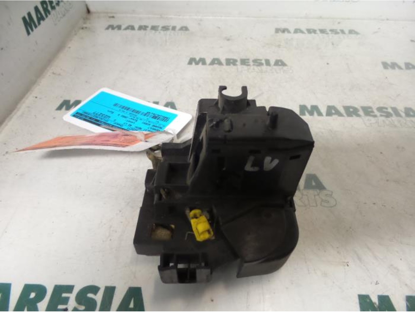 Renault - Megane Scenic - Door lock mechanism 4-door, front left