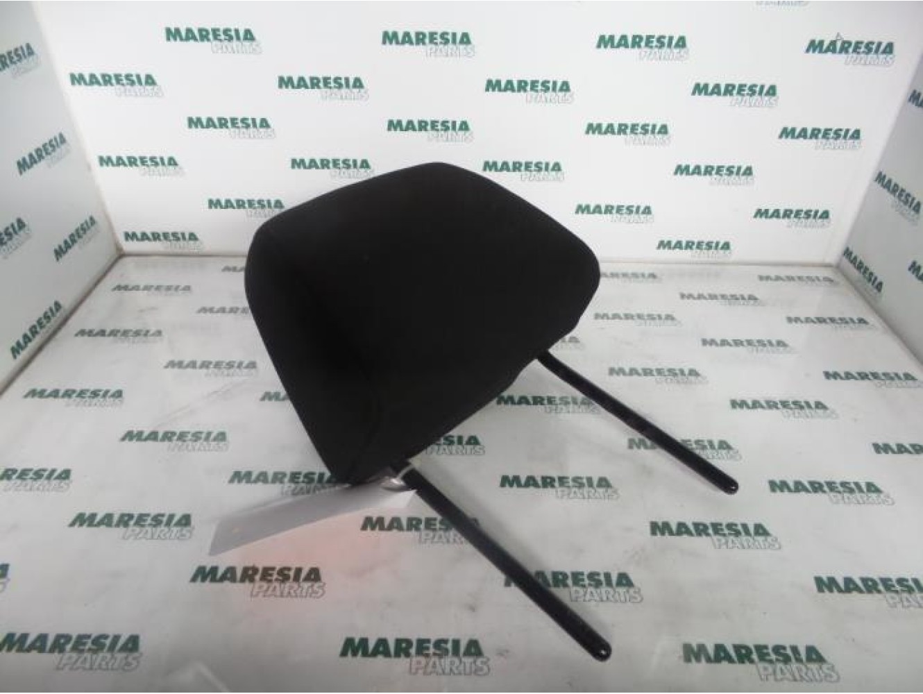 Citroen - C4 - Headrest