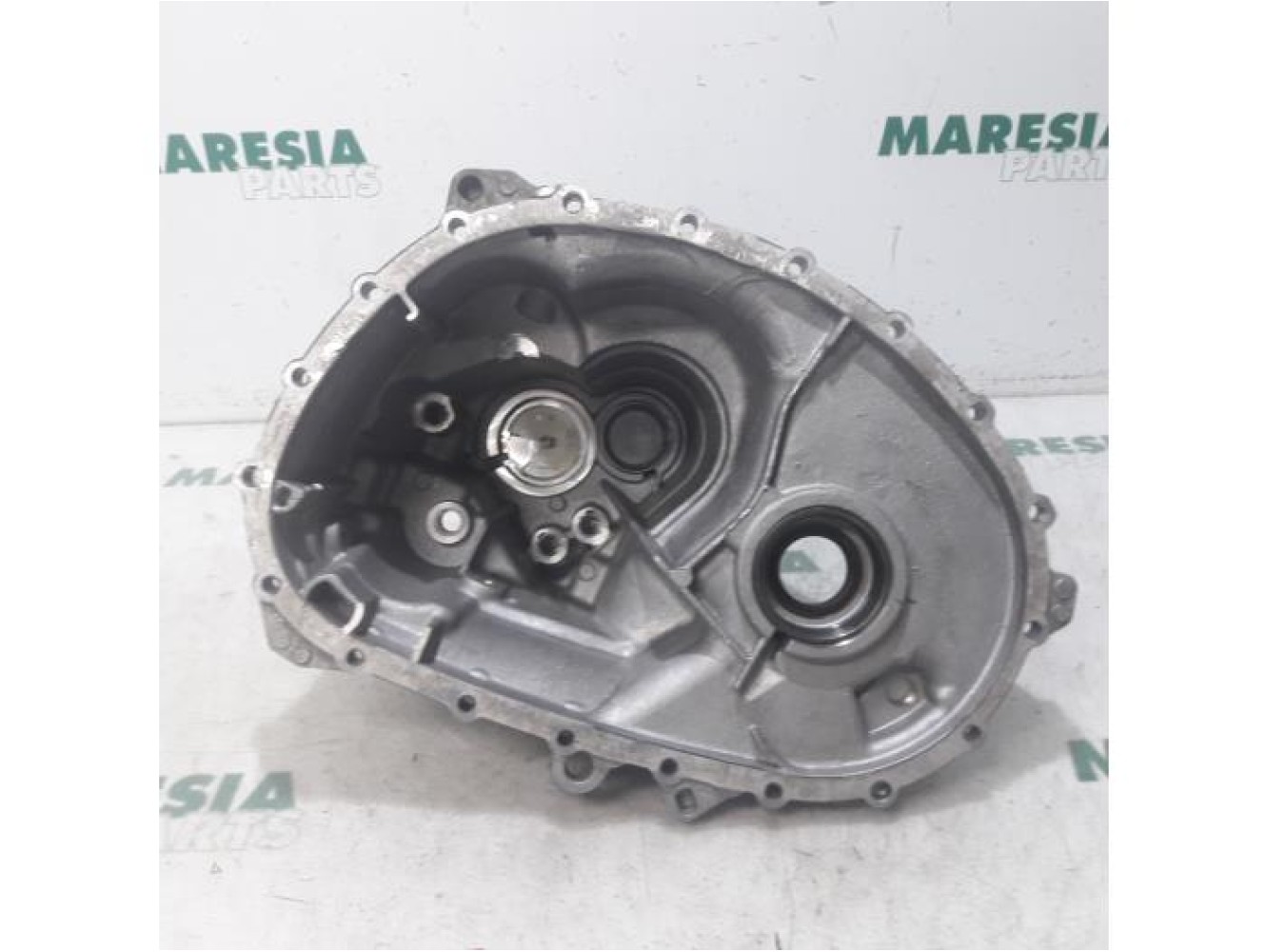 Renault - Megane - Gearbox casing