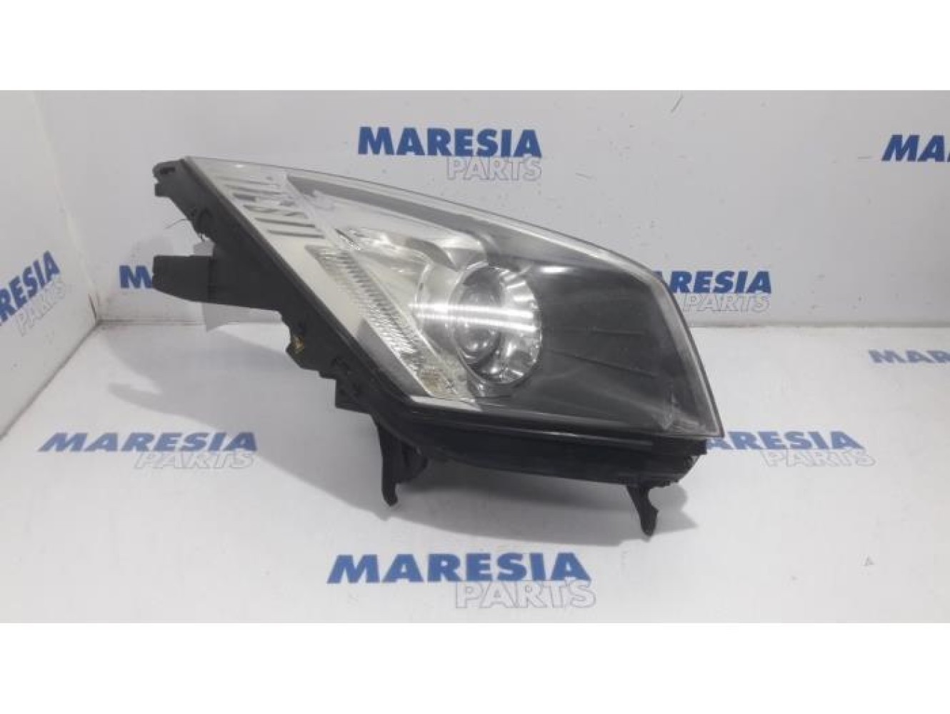 Citroen - C6 - Scheinwerfer links
