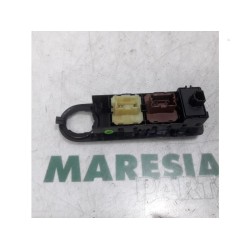 Renault - Clio - Multi-functional window switch