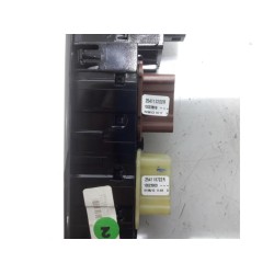 Renault - Clio - Multi-functional window switch
