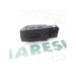 Renault - Clio - Steering wheel mounted radio control