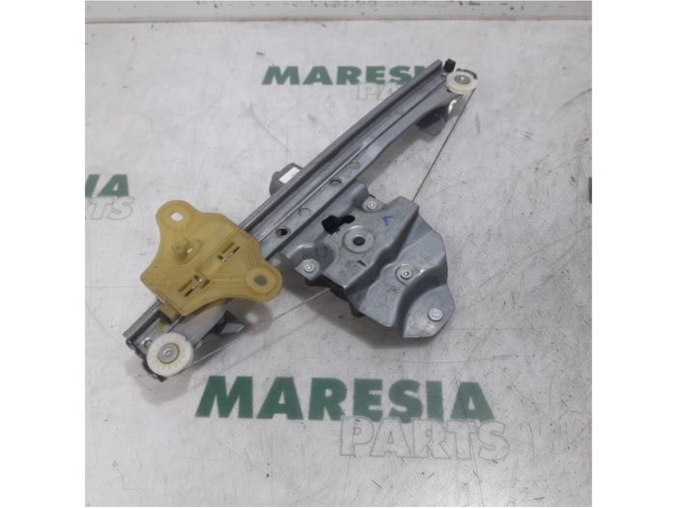 Renault - Clio - Rear door window mechanism 4-door, right
