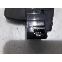 Peugeot - 207 - Tailgate lock mechanism