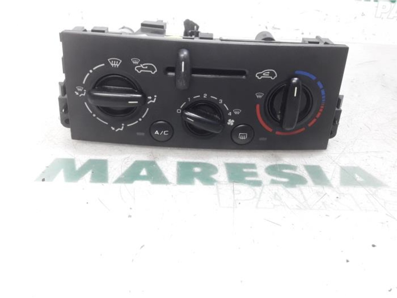Peugeot - 207 - Panneau de commandes chauffage