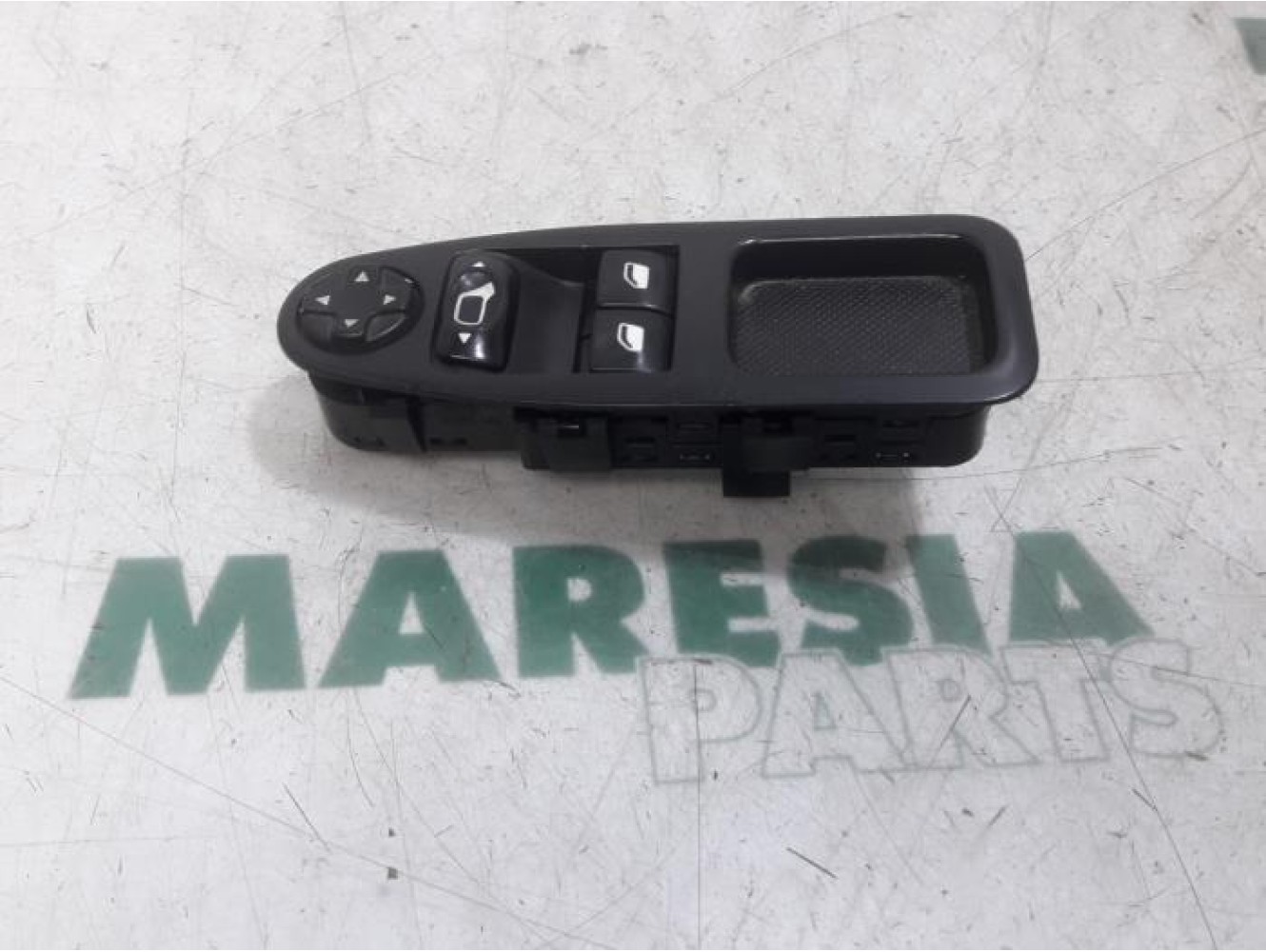 Peugeot - Expert - Multi-functional window switch