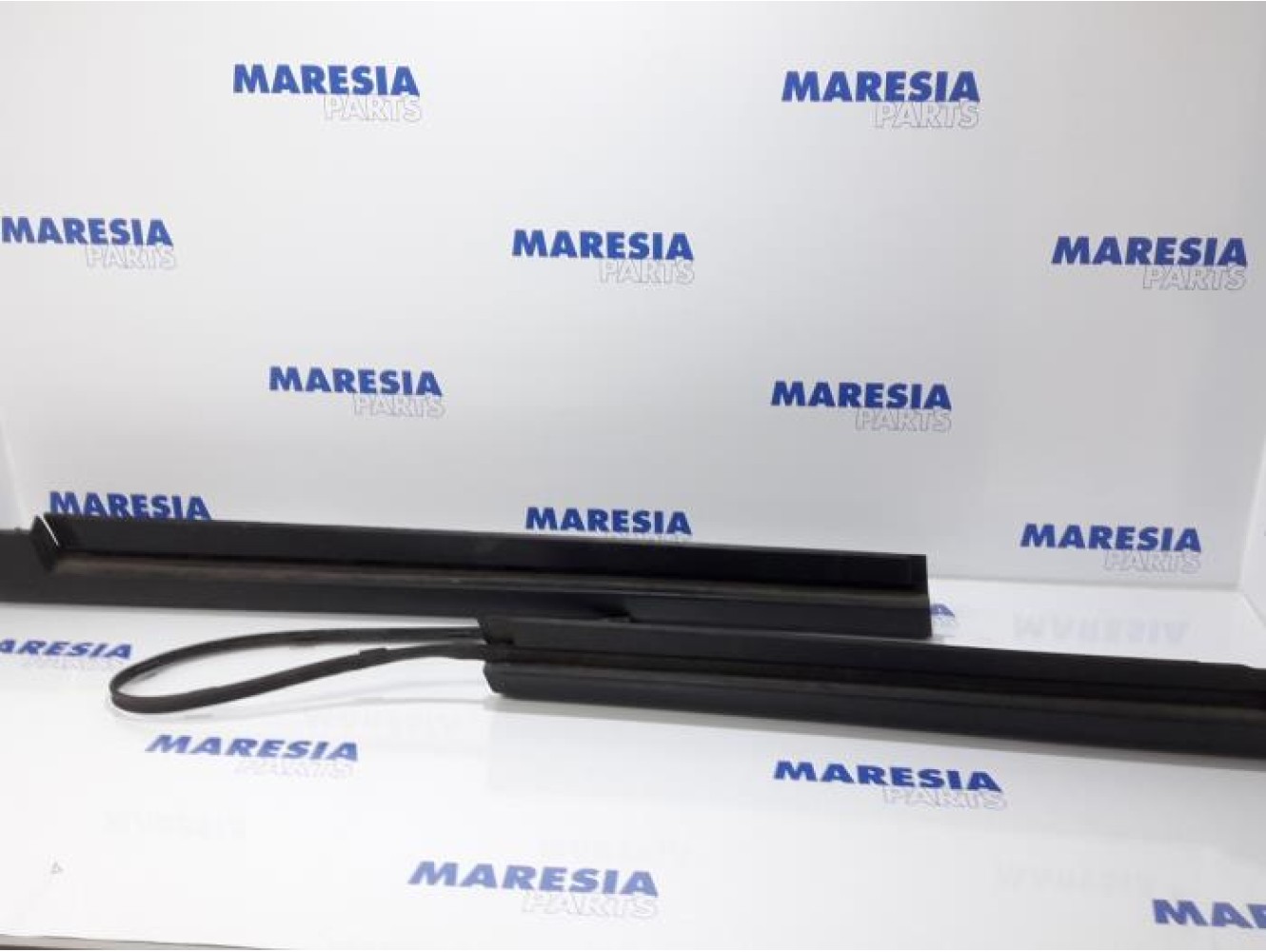 Citroen - C6 - Zijskirt links