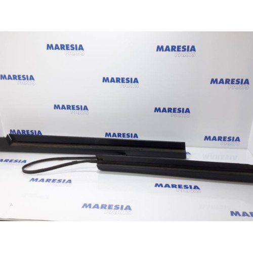 Citroen - C6 - Side skirt, left