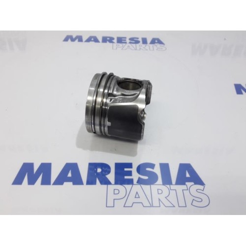 Renault - Trafic - Piston