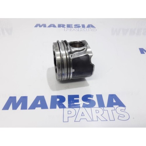Renault - Trafic - Piston