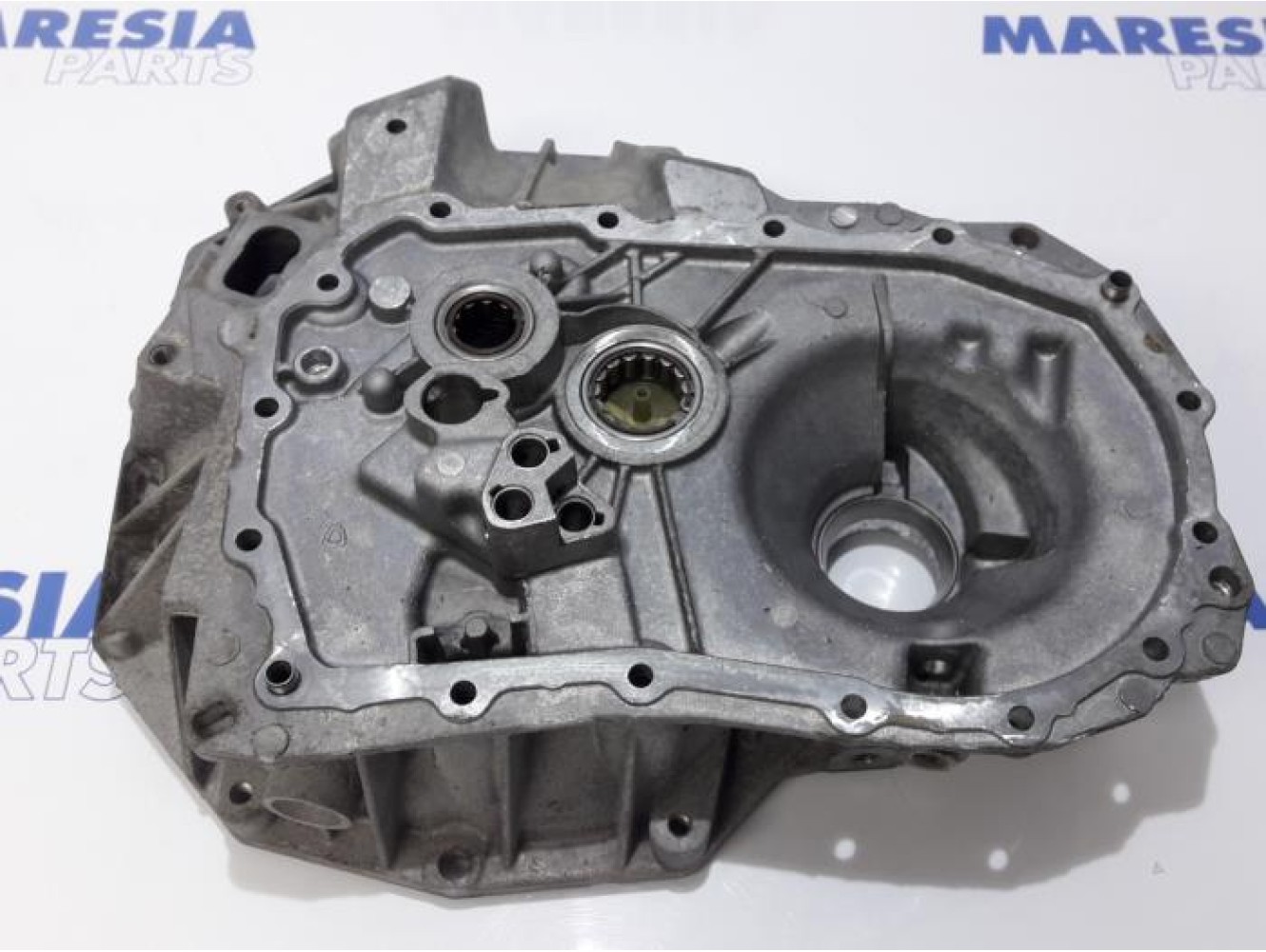 Renault - Clio - Gearbox casing