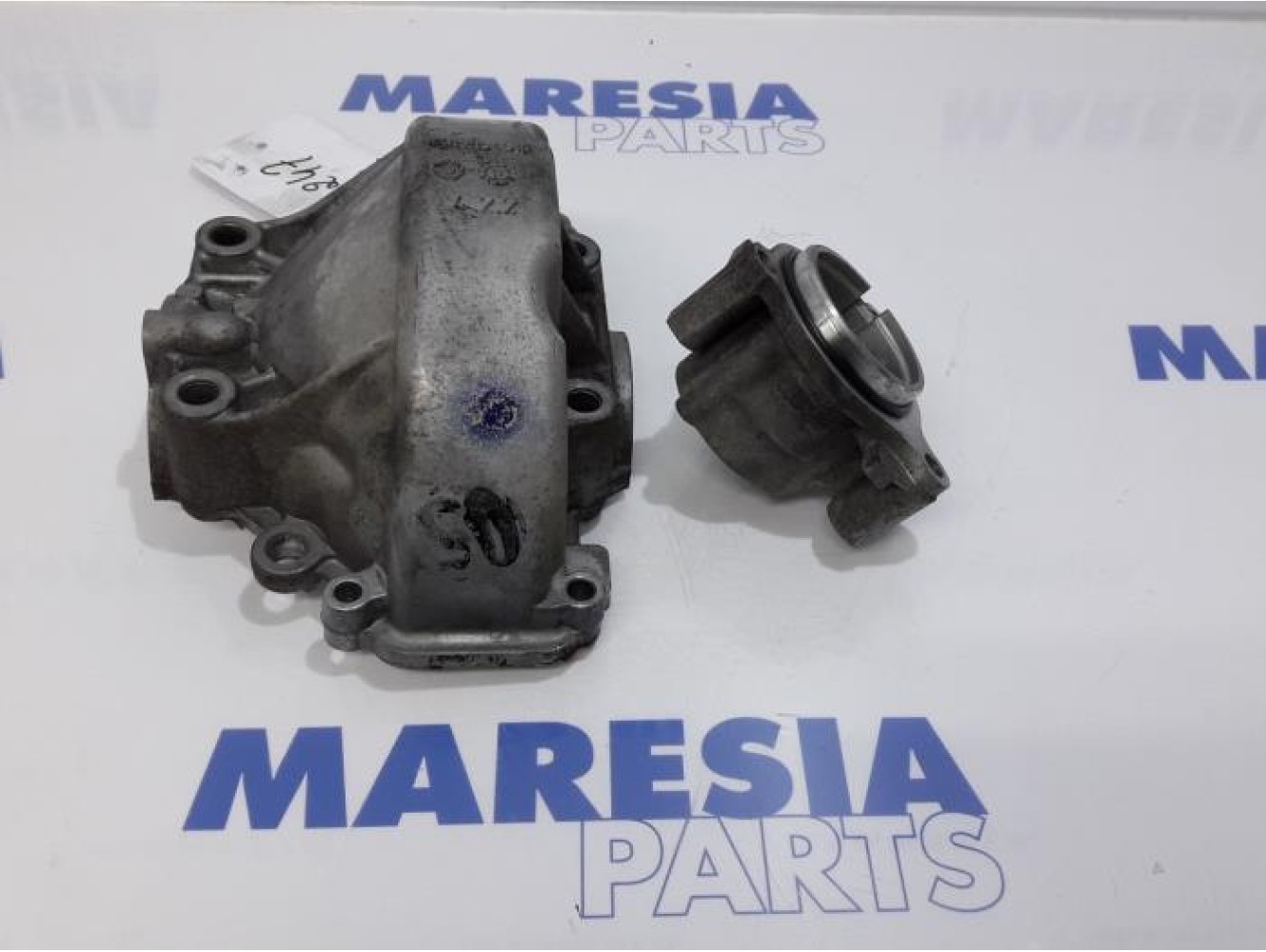 Citroen - Berlingo - Gearbox casing
