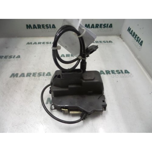 Renault - Megane - Rear door mechanism 4-door, right