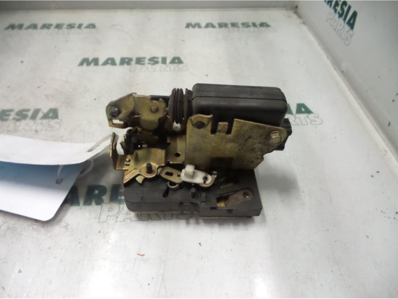 Renault - Megane - Rear door mechanism 4-door, right