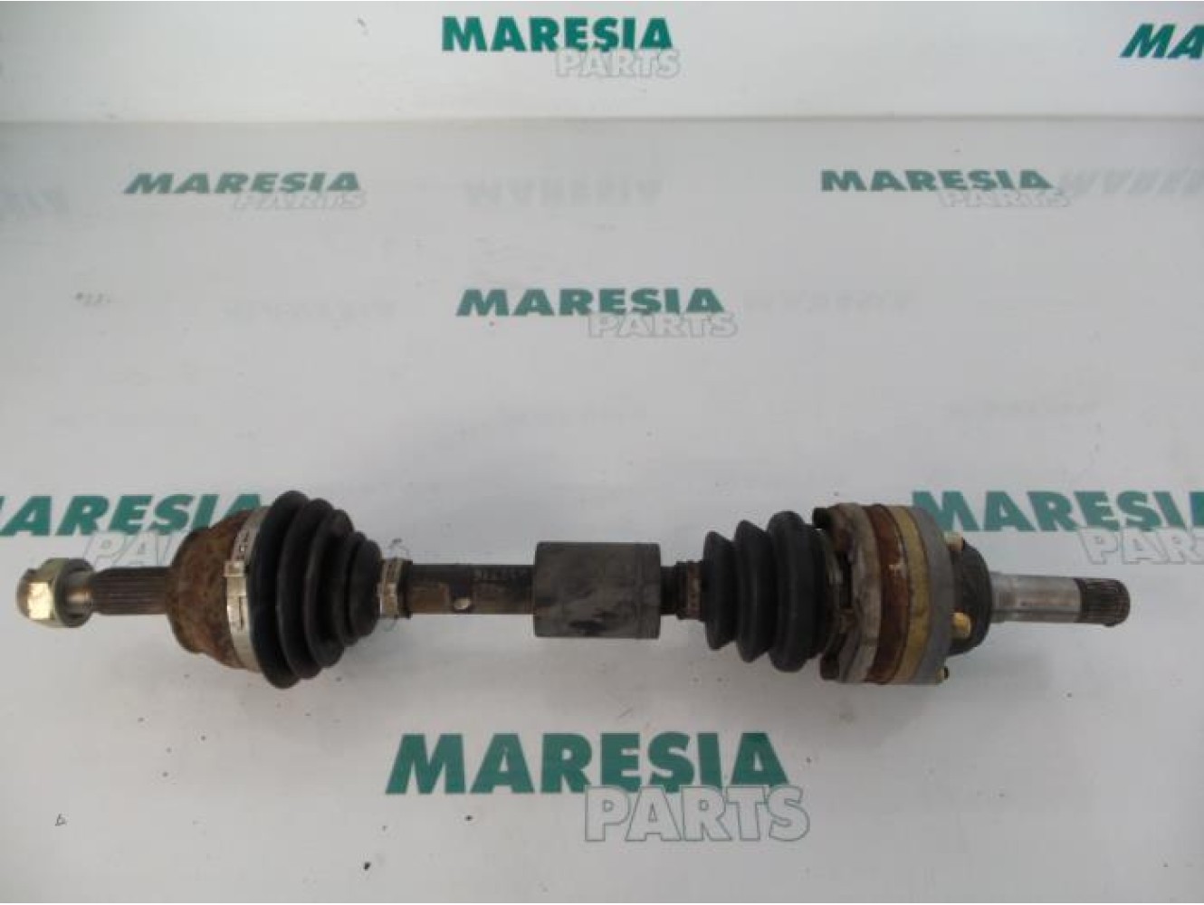 Alfa Romeo - 147 - Aandrijfas links-voor