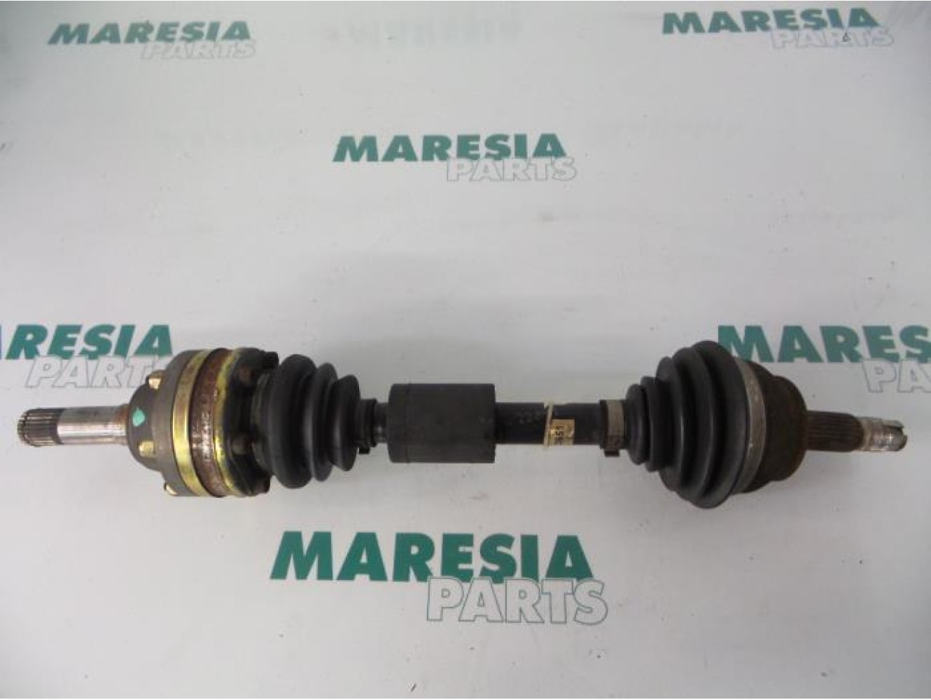 Alfa Romeo - 147 - Aandrijfas links-voor