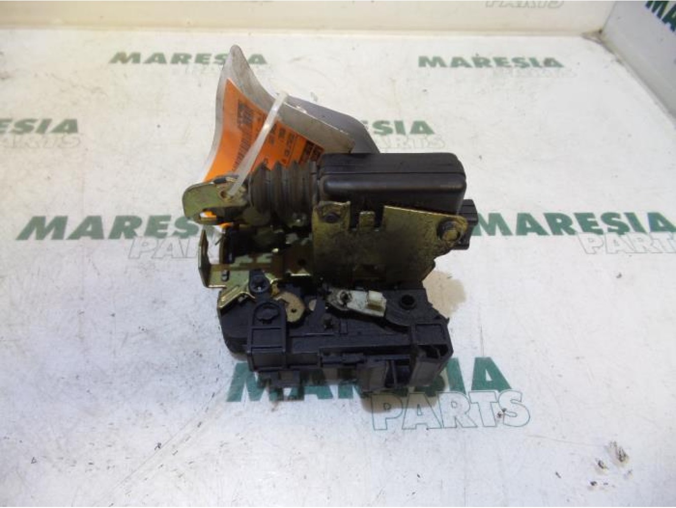 Renault - Megane Scenic - Front door lock mechanism 4-door, right