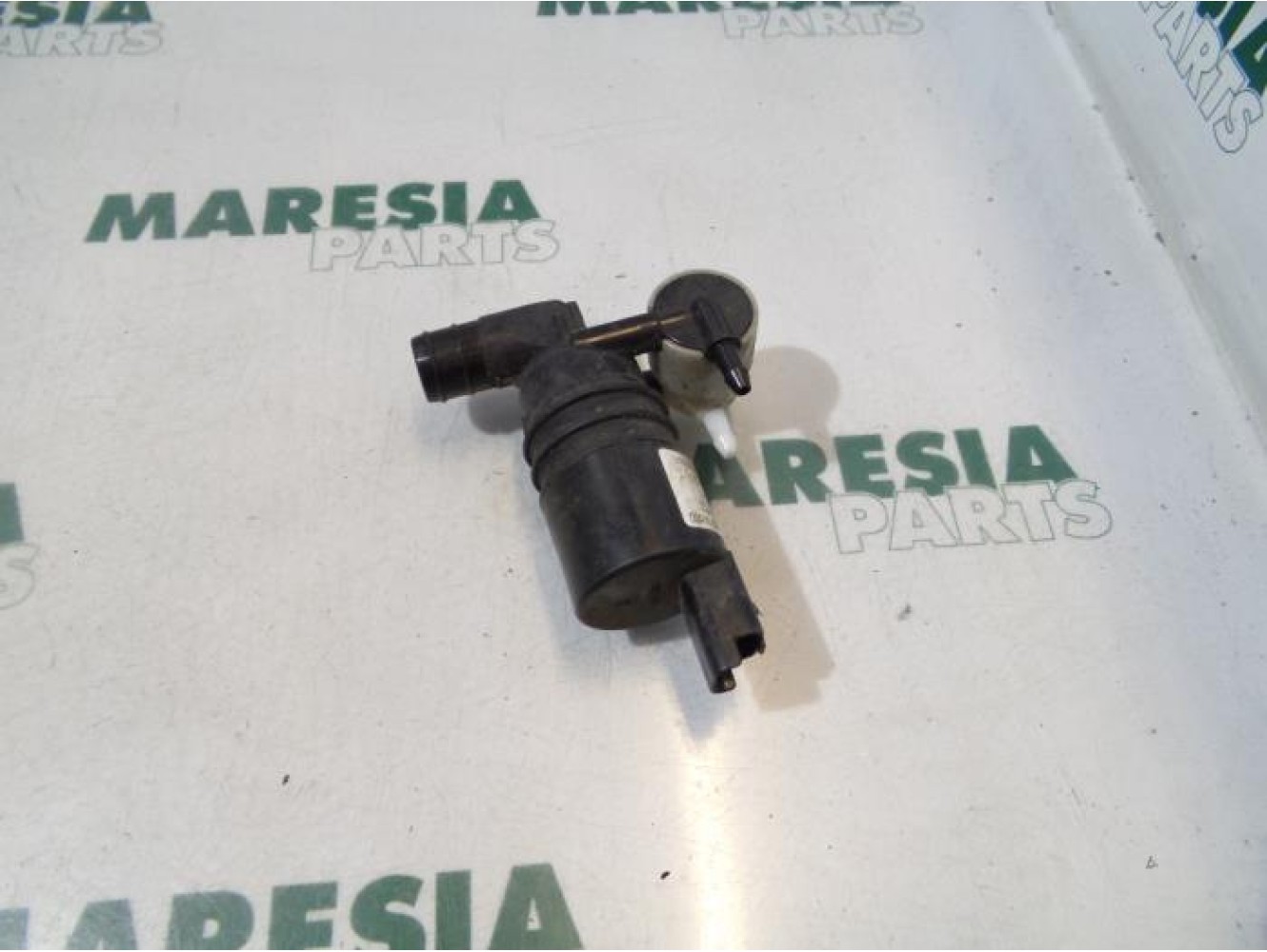 Peugeot - 407 - Scheibensprüherpumpe vorne