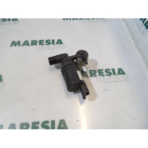 Peugeot - 407 - Scheibensprüherpumpe vorne