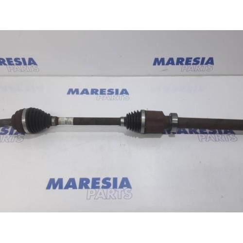 Renault - Clio - Front drive shaft, right