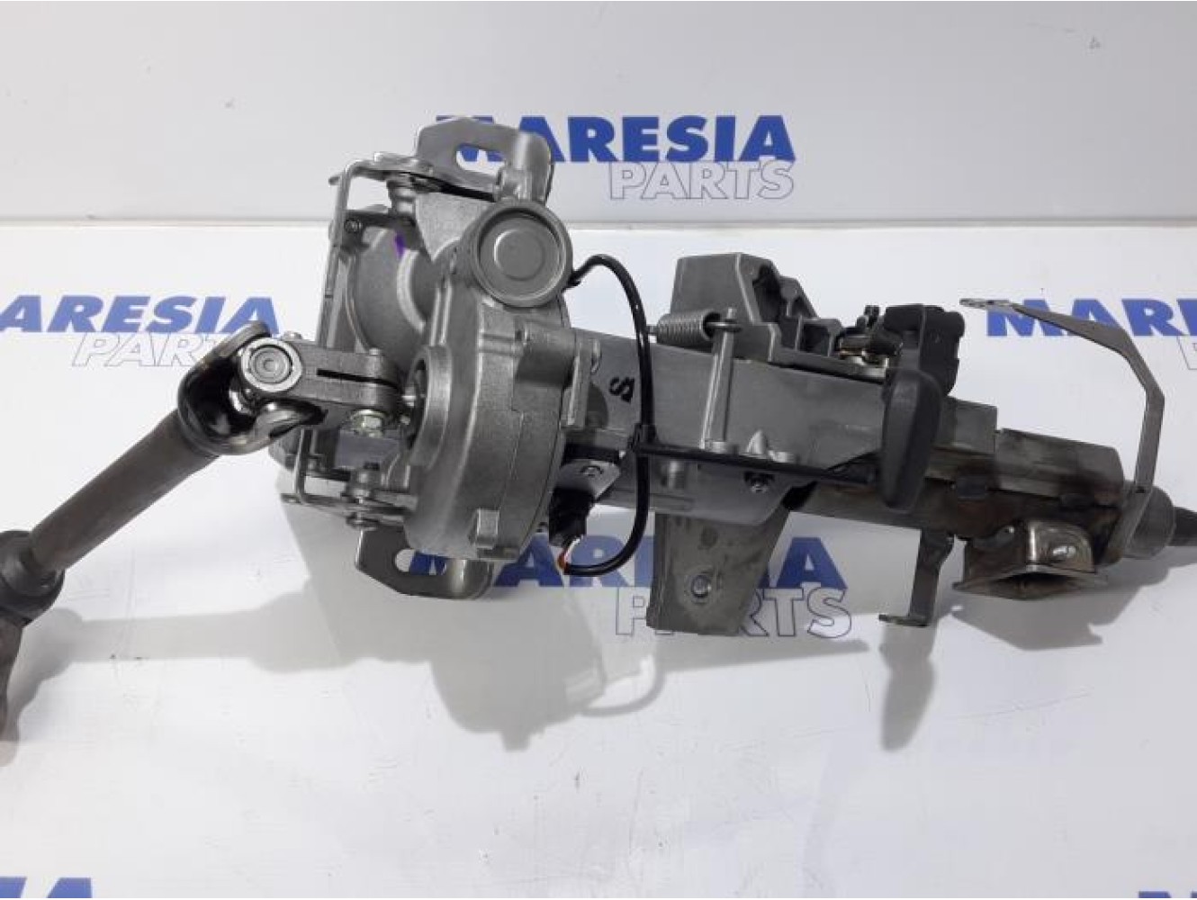 Renault - Clio - Steering column housing