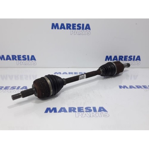 Renault - Megane - Aandrijfas links-voor