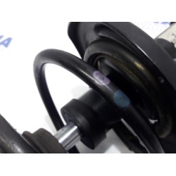 Renault - Megane - Front shock absorber rod, left