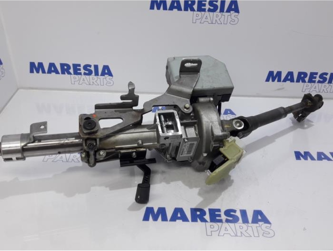 Renault - Megane - Steering column housing