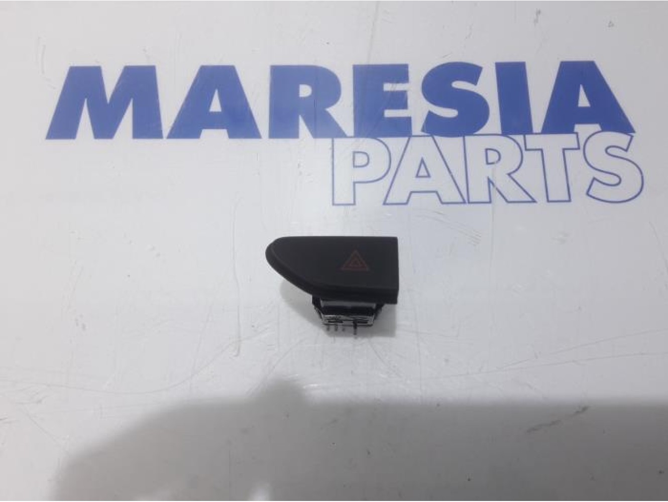 Renault - Clio - Panic lighting switch