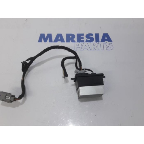 Renault - Clio - Heater resistor