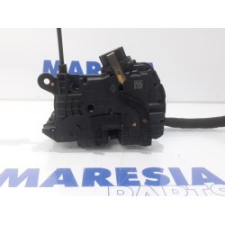 Renault - Clio - Front door lock mechanism 4-door, right