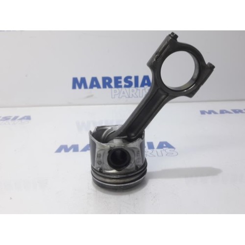 Renault - Trafic - Piston