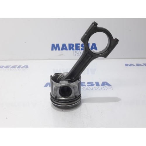 Renault - Trafic - Piston