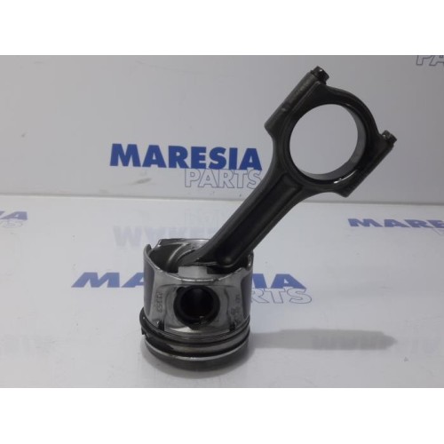 Renault - Trafic - Piston