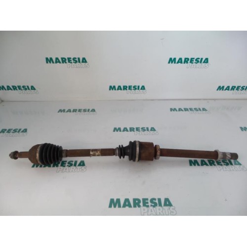 Renault - Megane - Front drive shaft, right