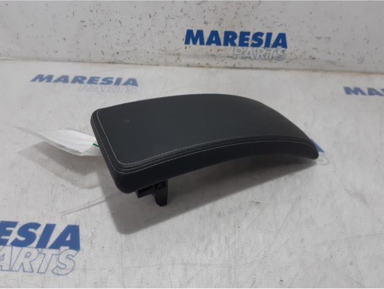Renault - Megane - Armrest