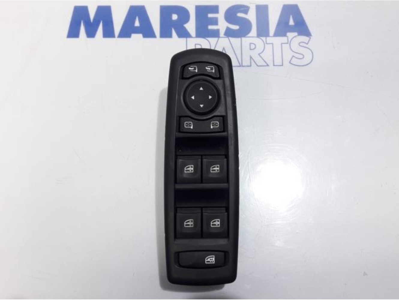 Renault - Megane - Multi-functional window switch