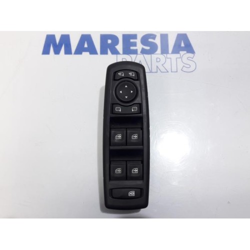 Renault - Megane - Multi-functional window switch