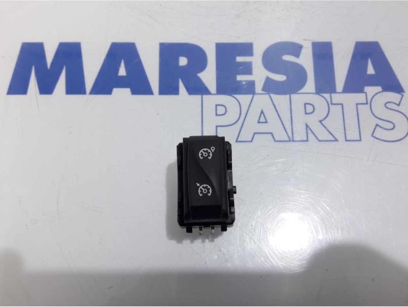 Renault - Megane - Cruise control switch