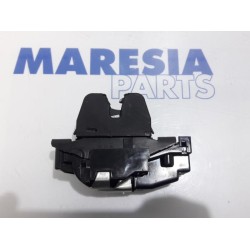 Peugeot - 308 - Tailgate lock mechanism