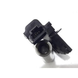 Peugeot - 308 - Tailgate lock mechanism