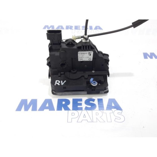 Fiat - Punto Evo - Front door lock mechanism 4-door, right