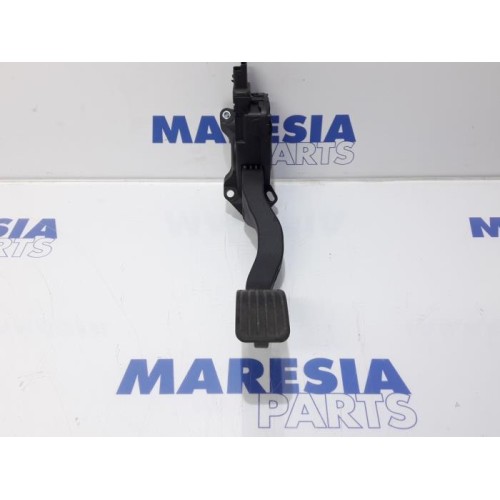 Peugeot - 207 - Gaspedalposition Sensor